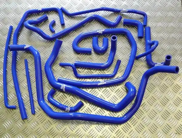 Silikonové hadice Roose Motosport Ford Focus Mk1 RS (98-04) - pomocné vedení Tovární Cena
