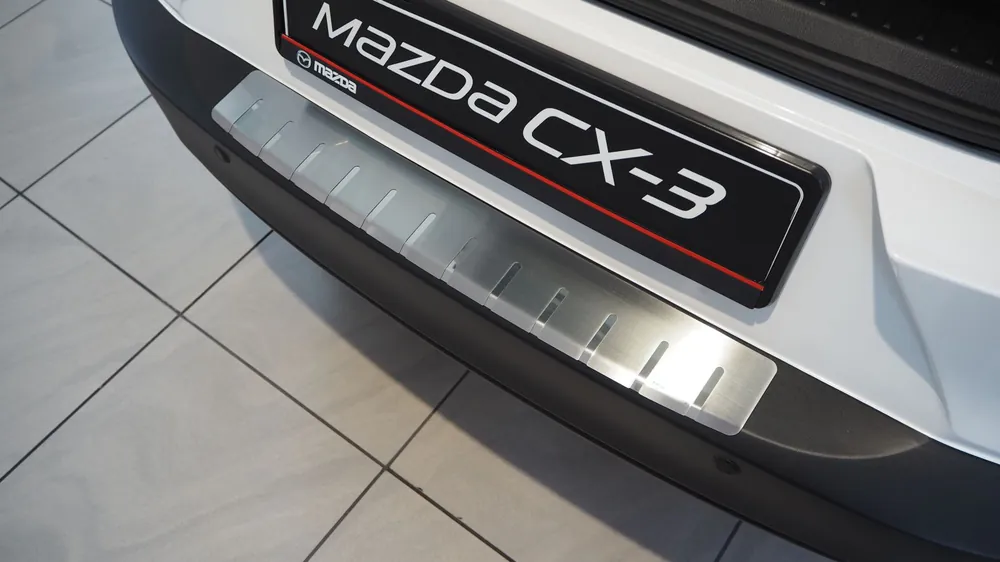 Časově Omezené Nerez kryt prahu pátých dveří MAZDA CX-3 2015-2022
